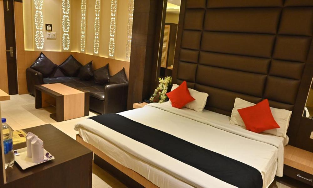 Hotel Royal Cottage Канпур Экстерьер фото